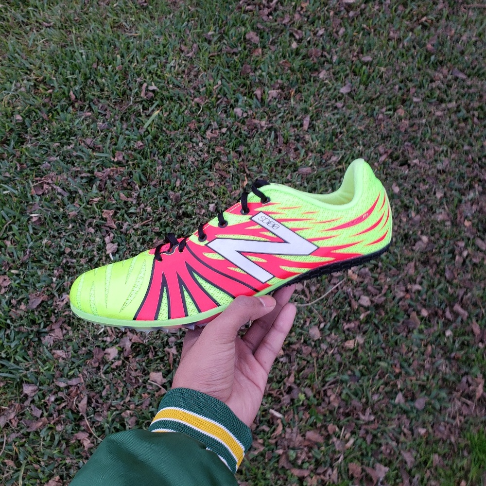 New Balance mens track shoes